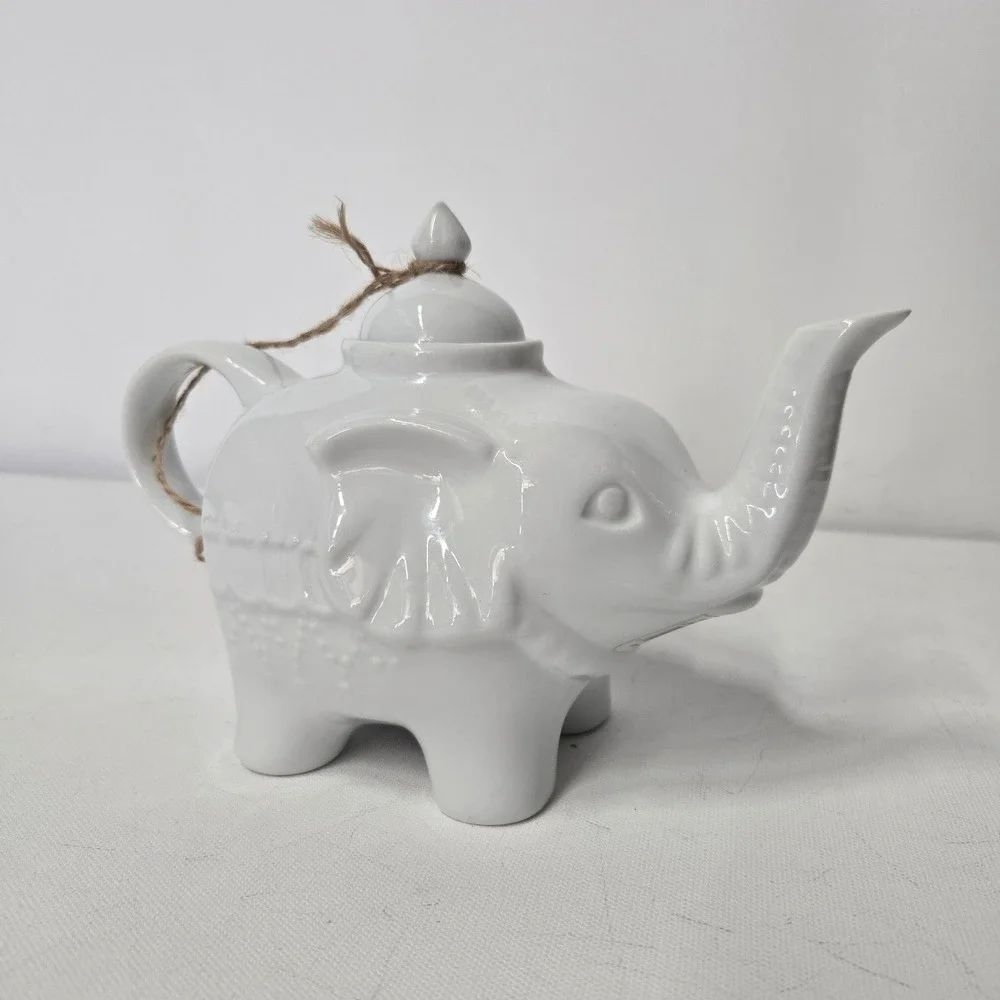 BIA Cordon Bleu Elephant Teapot‎ White Porcelain Ceramic Decor Tea Pot